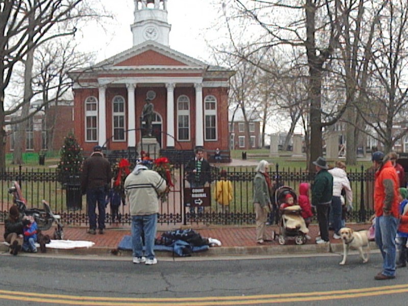 Leesburg Christmas Parade Draws Residents Old and New Leesburg, VA Patch