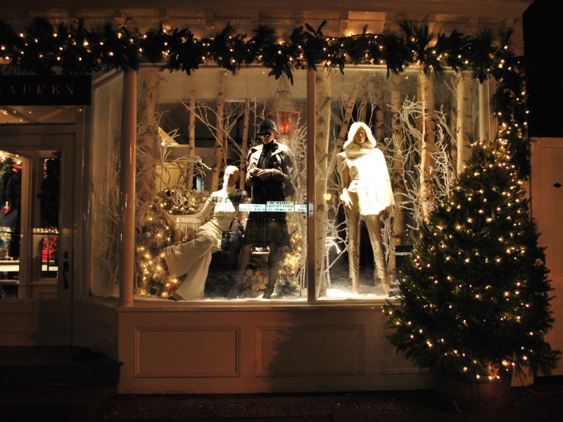 East Hampton Village Storefronts Lit Up at Christmas Time | East ...