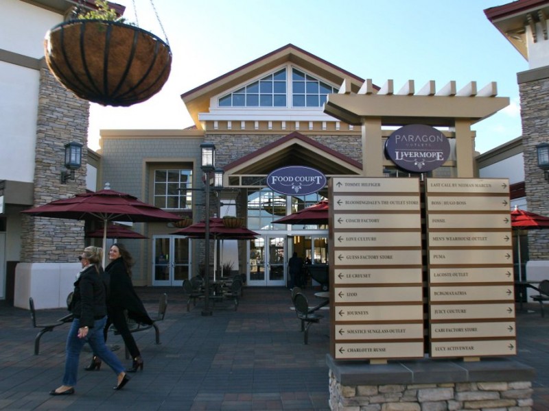 Livermore Outlets Special Sales Event on Thanksgiving Night