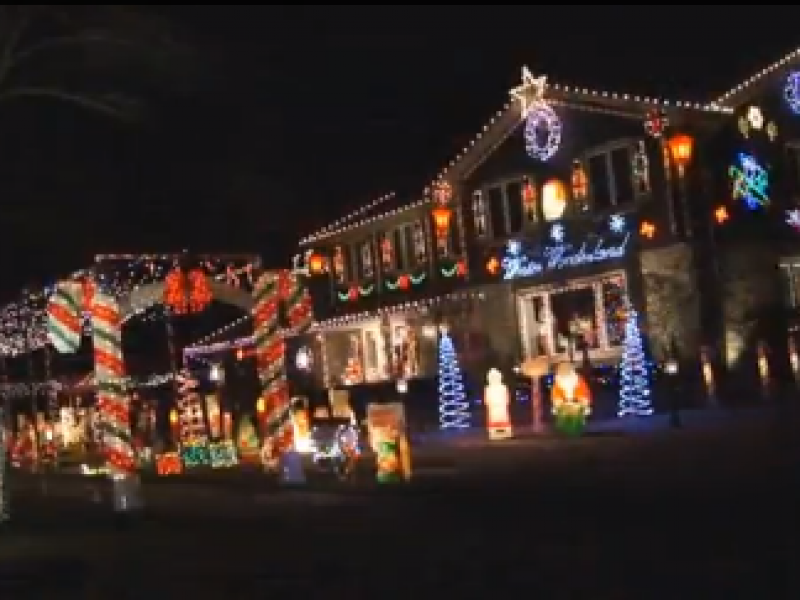 These Naperville Christmas Light Shows Will Put You in the Holiday