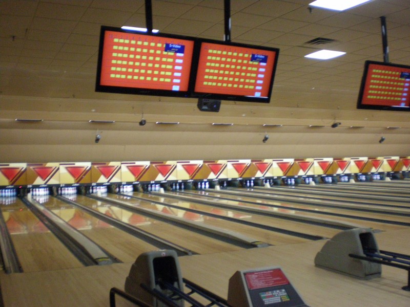 90 Xtreme Bowling at AMF Smithtown Lanes Smithtown, NY Patch
