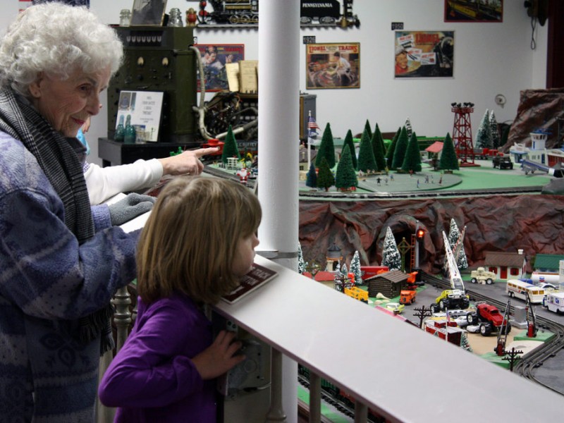 Holiday Model Train Show Captures Pittsburgh Area's 