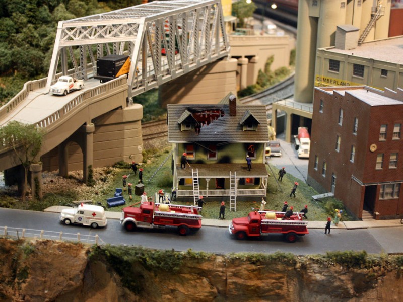 Holiday Train Show at Western PA Model Railroad Museum Takes Viewers
