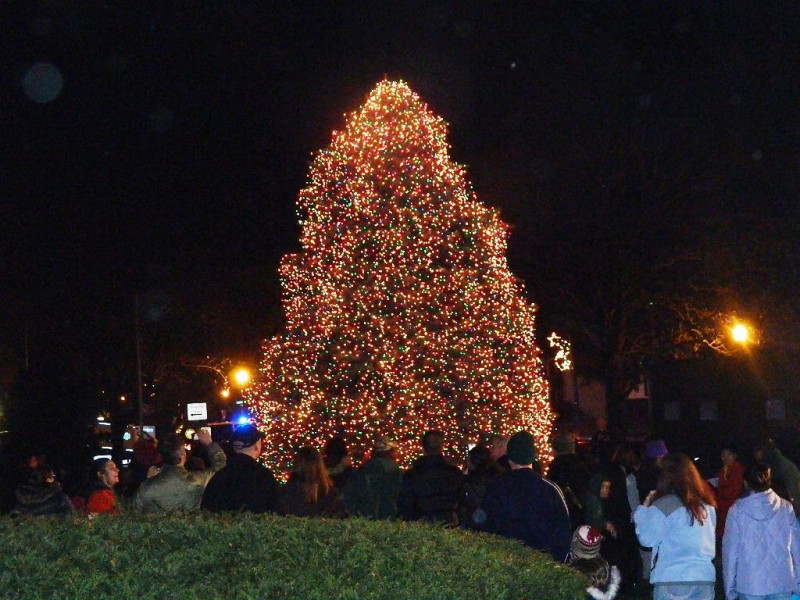 New Milford Lights Up For The Holidays As Santa Comes To Town New