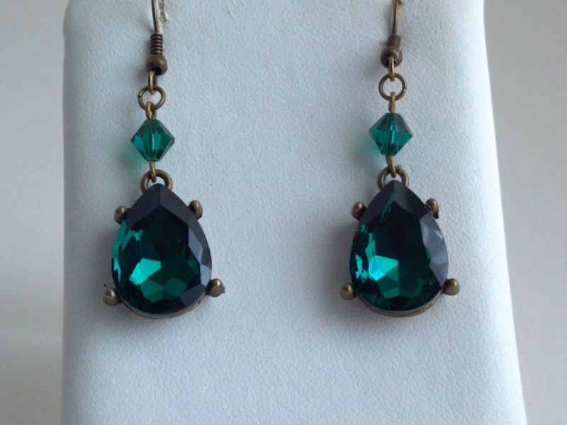 Found It On Etsy Swarovski Green Crystal Drop Earrings Romeoville Found It On Etsy Swarovski Green Crystal Drop Earrings