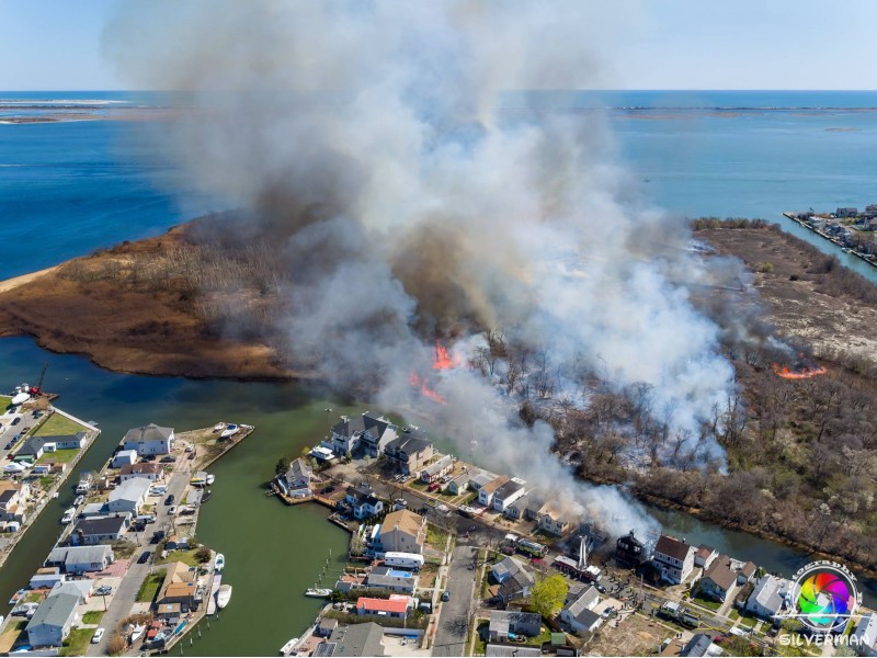 UPDATE 5 Long Island Homes Damaged in FastMoving Fire Lindenhurst