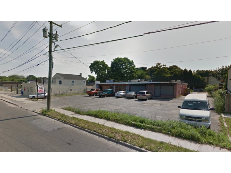 Worker Gets Hand Stuck in Meat Grinder at Suffolk County Grocery Store