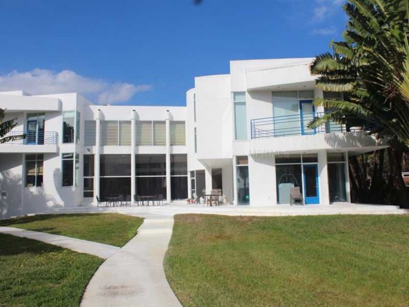 Mansion Built by Baseball's Gary Sheffield Up for Sale