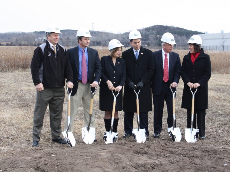 PHOTOS Gov. Scott Walker Visits Hudson for Uline Groundbreaking