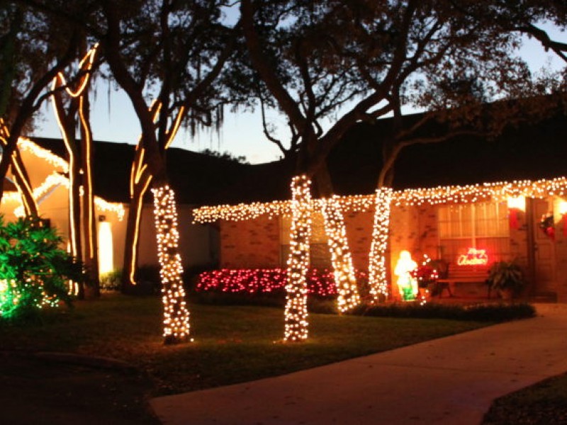 small temple terrace neighborhood makes big splash each christmas christmas lights tampa