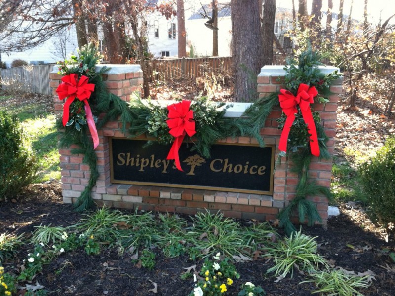 Shipley's Choice Garden Club Decorates Community Monuments Severna