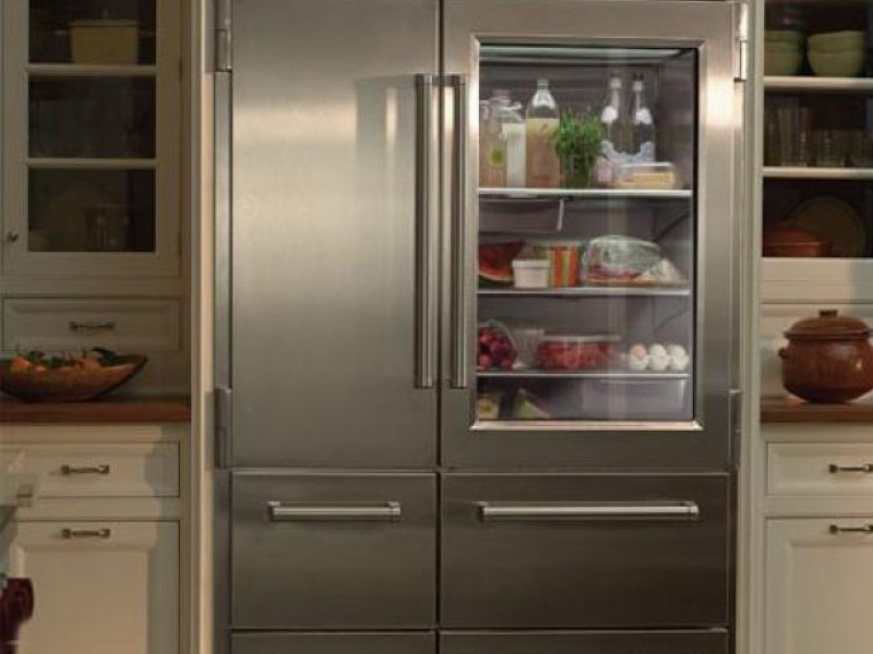 Cupboard glass fridge cooker. Холодильник с прозрачной дверью. Холодильник бытовой с прозрачной дверцей. Холодильник со стеклянным фасадом. Встроенный стеклянный холодильник.