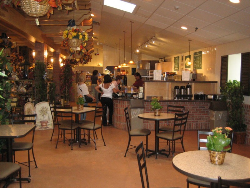 Bites Nearby Hick S Nurseries Gardener Cafe Mineola Ny Patch