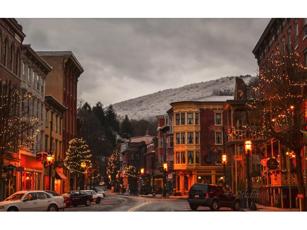 Enjoy the Glow of Christmas Past and Olde Time Christmas in Jim Thorpe