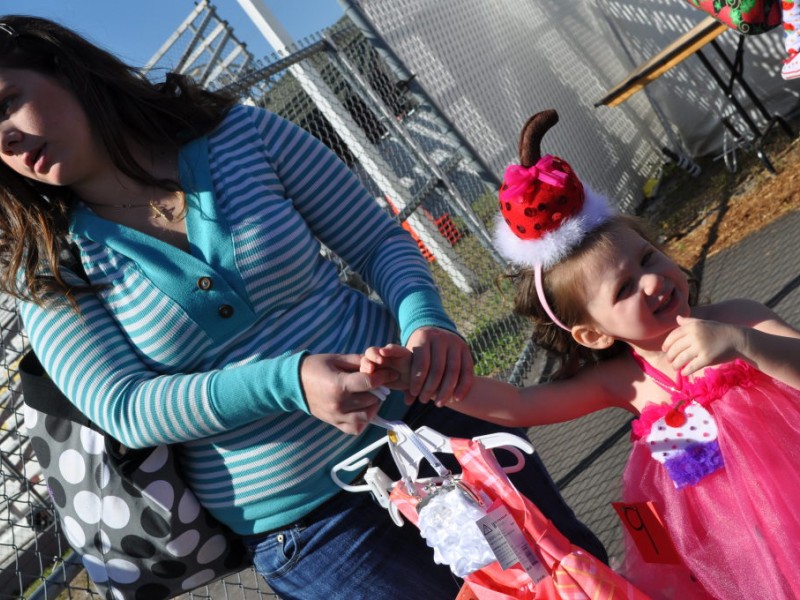 Florida Strawberry Festival Baby Parade Draws Kids, Costumes, Floats