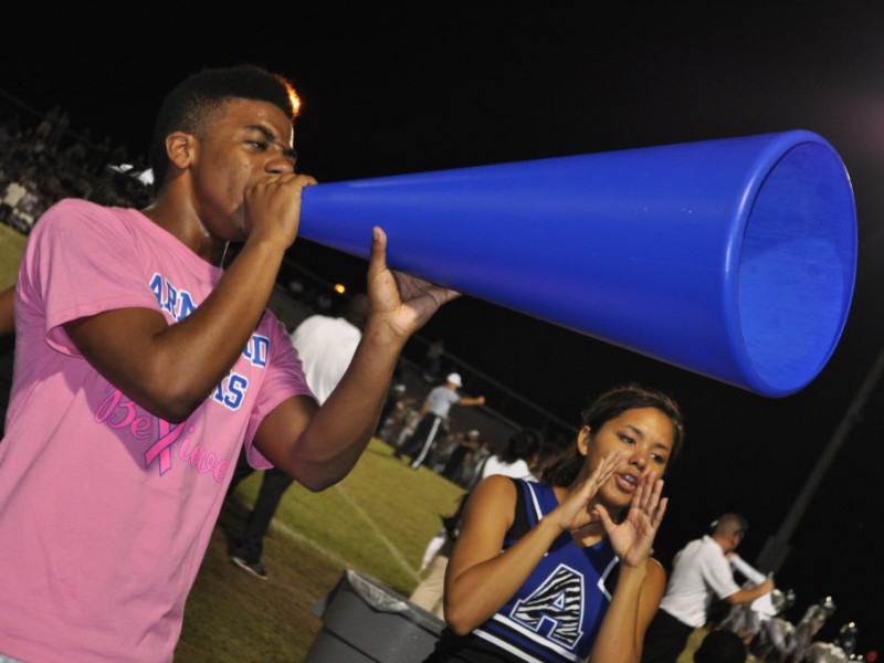 Cheerleader Defies Gravity With 25 SpreadEagle Jumps (VIDEO) Brandon