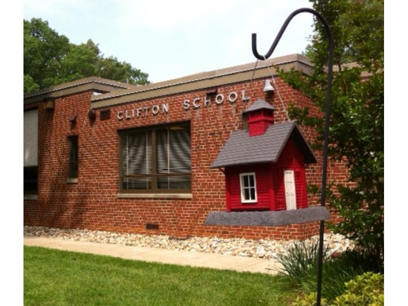Clifton Elementary Community Says Goodbye in 'Legacy' Event Fairfax