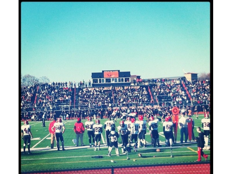 Woburn Beats Winchester in Thanksgiving Football Game Winchester, MA