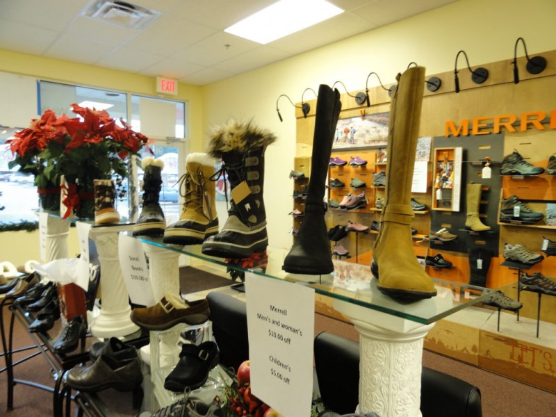 Walking Shoe Store Opens in Fieldstone Commons Tolland, CT Patch