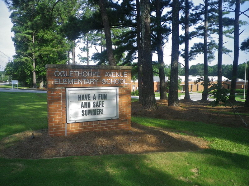 Oglethorpe Ave. Elementary Students and Parents Back to School