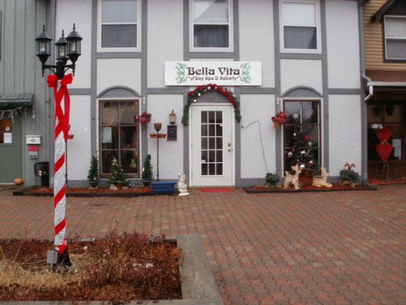 Market Place Village Sets the Holiday Mood | Oak Creek, WI Patch