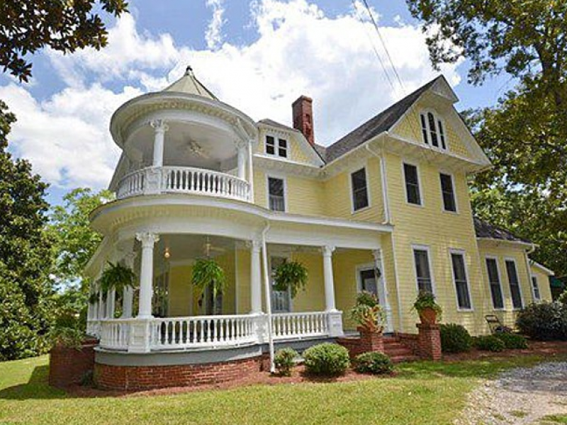 These Old  Houses  Beautiful  Classic Homes  Currently on the 